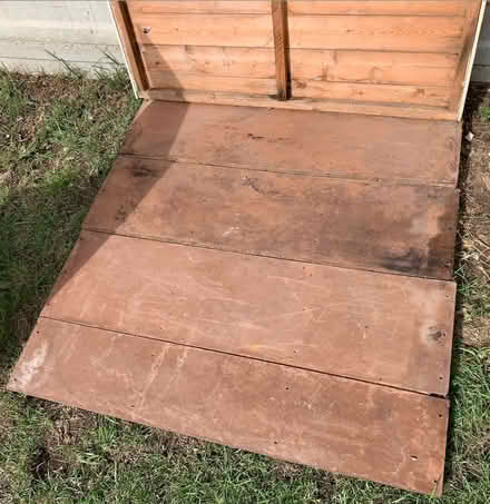 Photo of free Garden Play House - needs refurb (Westcliff-on-Sea (SS0)) #2