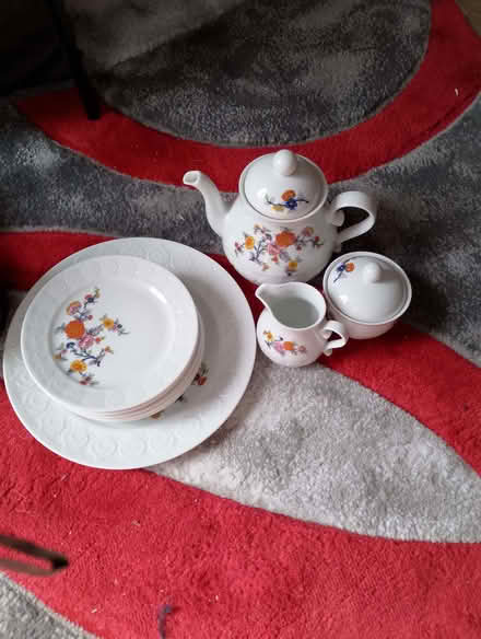 Photo of free Teapot, milk, sugar basin, side plates and serving plates. (Seaside BN22) #2