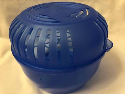 Photo of free Six plastic pots (Harrogate HG2) #3