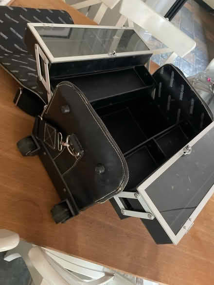 Photo of free 2 portable make up cases (Sherwood NG5) #3