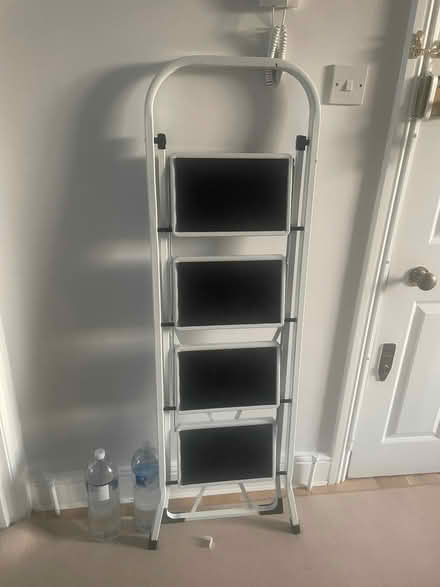 Photo of free 4 steps ladder (Earls Court SW5) #1