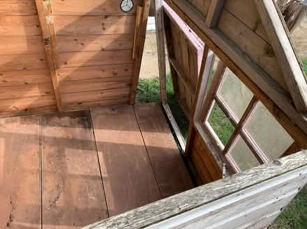Photo of free Garden Play House - needs refurb (Westcliff-on-Sea (SS0)) #3