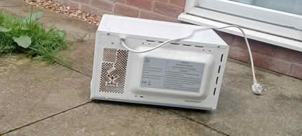 Photo of free Microwave oven (Ellesmere Port, CH66) #3