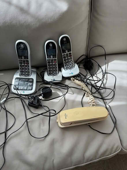 Photo of free Landline handsets & answer machine (PO3 Baffins) #1