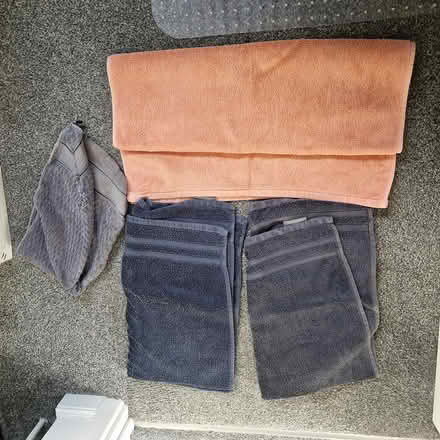 Photo of free Old towels for pets / animals etc (Chesham HP5) #1