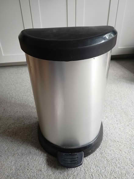 Photo of free Pedal bin (e.g. for kitchen) (Godalming GU7) #2