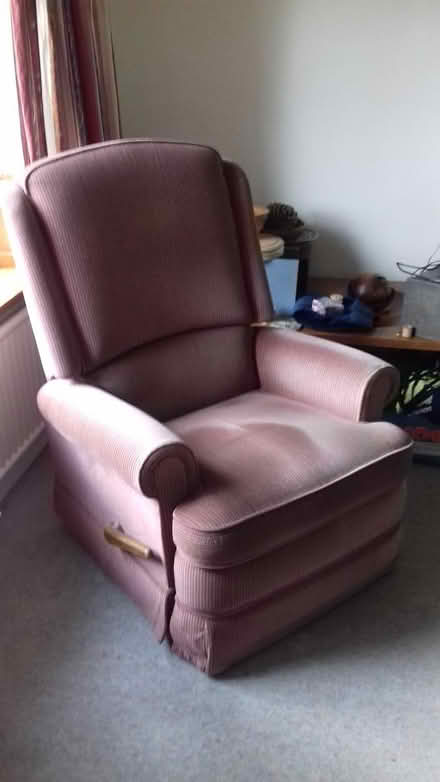 Photo of free recliner chair, manual mechanism (Pontesbury SY5) #1