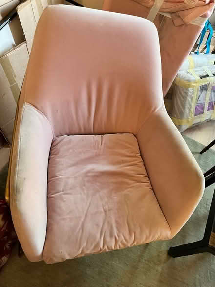 Photo of free Pink Velvet Chair (Barons Court W14) #2