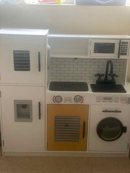 Photo of free Toy kitchen (Warwick) #1