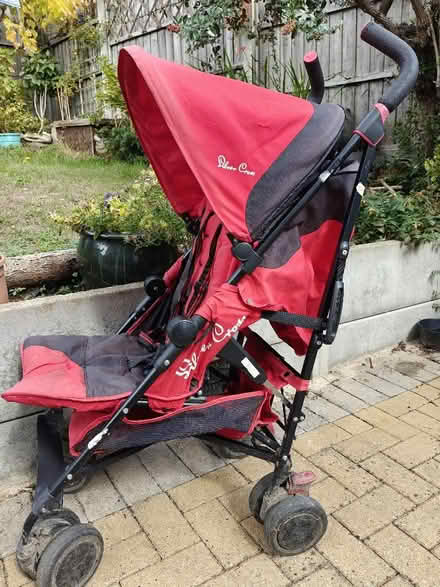 Photo of free Silver cross pram (Bennetts End HP3) #4