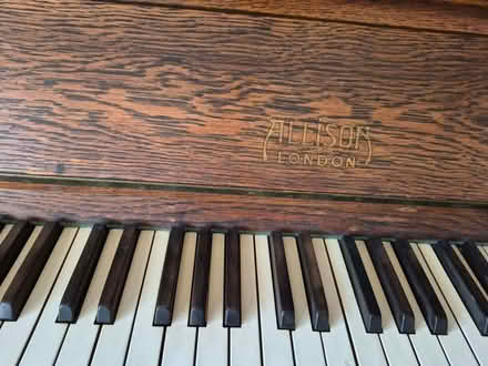 Photo of free Piano (Sandilands CR0) #4