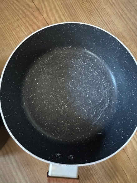 Photo of free 2x Nuovva Saucepans*** (Bounds Green N11) #3