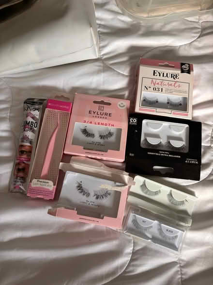 Photo of free Array of false eyelash sets (UpperHale GU9) #1