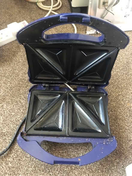 Photo of free Cook works sandwich toaster (East Barnet EN4) #2