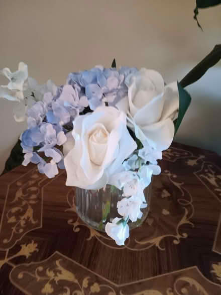 Photo of free Artificial flowers in vase (Baildon BD17) #1