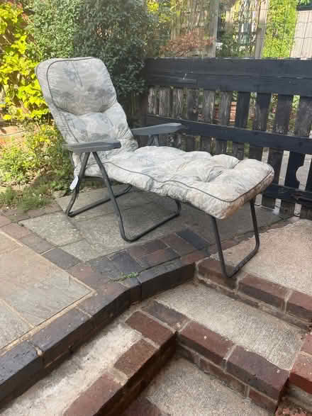 Photo of free Garden chair (Chiddingstone TN8) #2