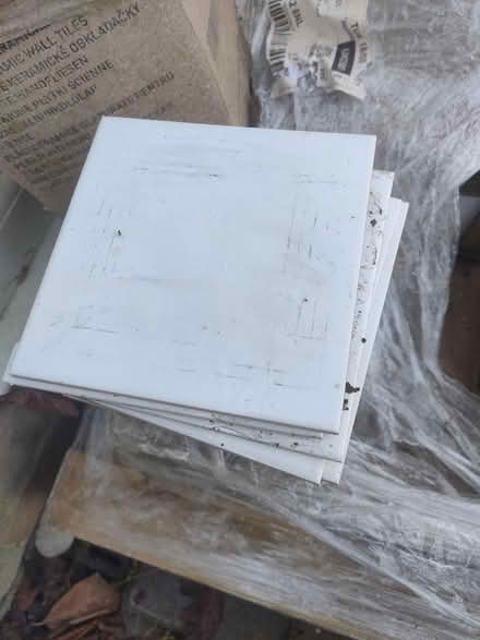 Photo of free White Wall Tiles (Cutteslowe OX2) #2