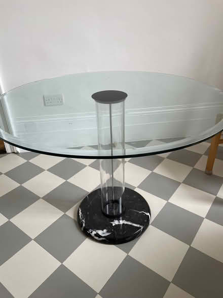 Photo of free Round table (Shepherds Bush W6) #1