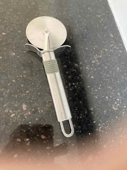 Photo of free pizza cutter (Shenfield CM15) #1