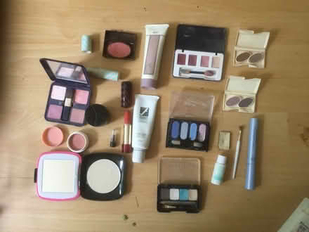 Photo of free 1980’s make up, partially used (B62 near Blackheath) #1