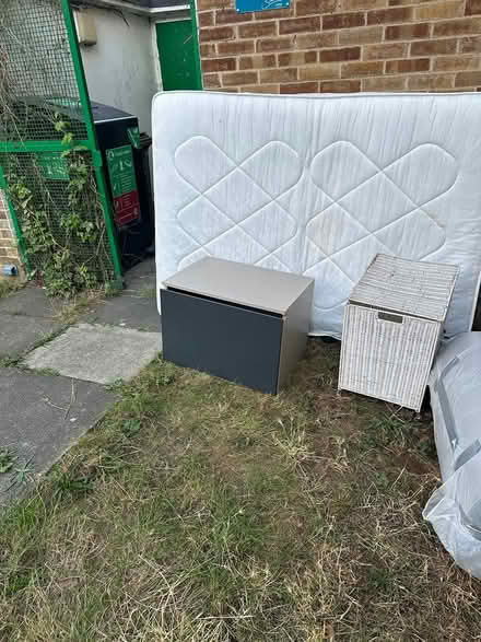 Photo of free Mattress and dirty cloths basket (Se5 8at) #3