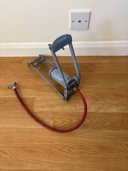 Photo of free Foot pump (Thames Ditton KT7) #1