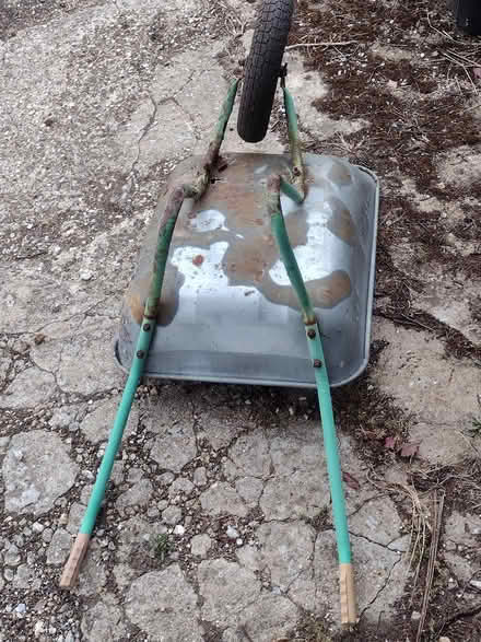 Photo of free Wheelbarrow, needs TLC (Horsell GU21) #3