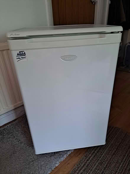 Photo of free Beko fridge. Needs new plug (Coulsdon CR5) #1
