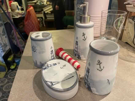 Photo of free BS30 area.. bathroom accessories (The Batch BS30) #2