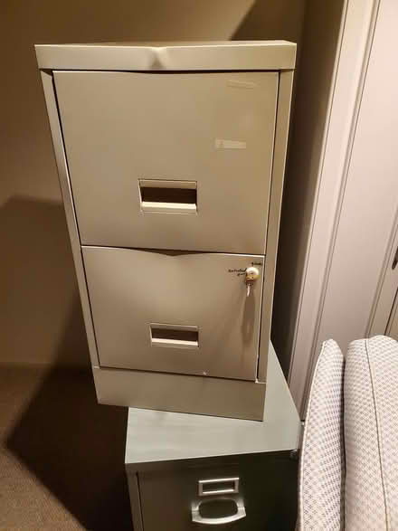 Photo of free 2 drawer filing cabinet with key (South Bellevue) #1