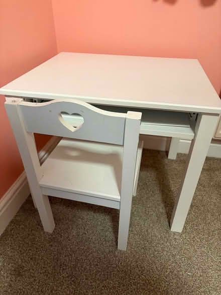 Photo of free Small childrens desk 1-5y (Tooting SW17) #1