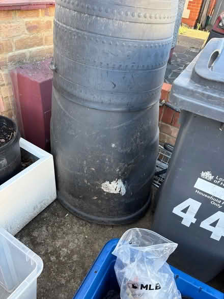 Photo of free Flower pots (Hanworth TW13) #3