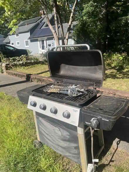 Photo of free large propane grill (28 Vernon Road, west Natick) #1