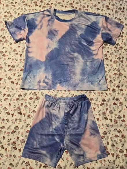 Photo of free Kid's Blue & Pink Tie-dye Set 5-6Y (West 7th) #1