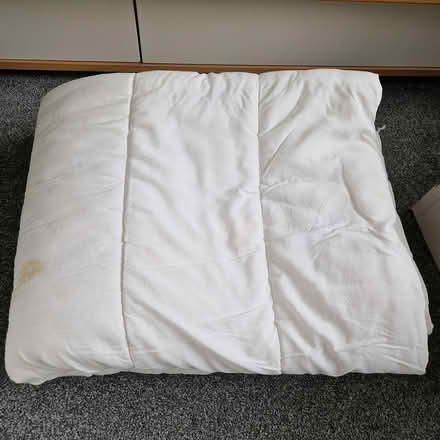 Photo of free 10.5 tog single duvet (Chesham HP5) #1