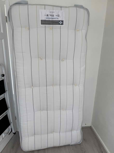 Photo of free Mattress. Clean . No marks . Hardly used. (Oadby LE2) #1