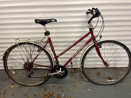 Photo of free Ladies bike (Leverstock Green HP2) #1