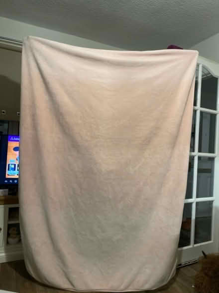 Photo of free Pink Throw (Whins of Milton FK7) #2