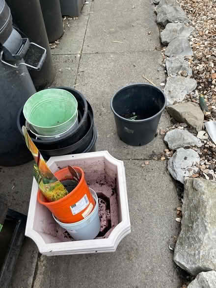 Photo of free Plant pots plastic (Chesham HP5) #1