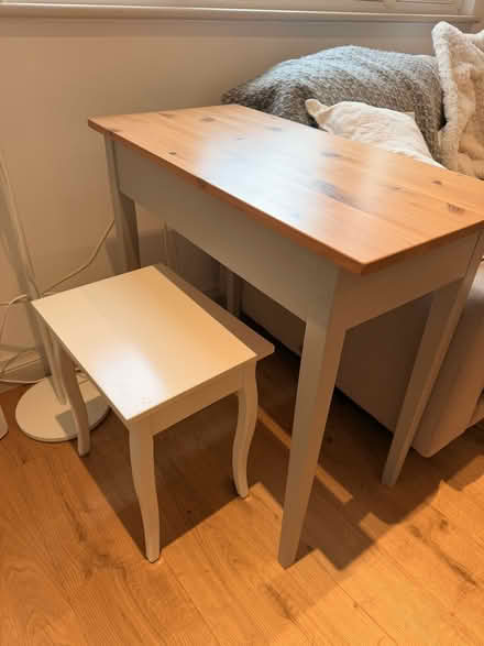 Photo of free Small desk - Makeup desk + stool (Highbury N5) #1