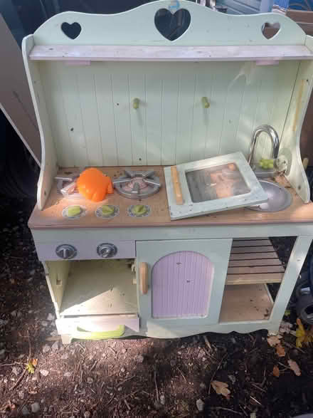 Photo of free Child’s kitchen (Beckenham BR3) #1