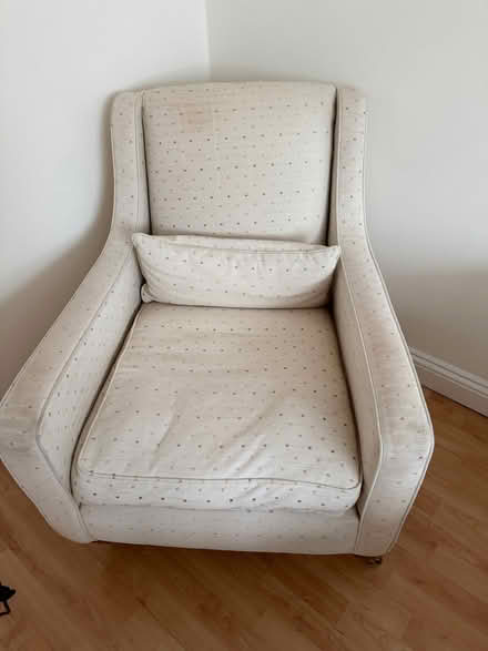 Photo of free Chair, coffee table , tv stand and seat (Eastwood SS9) #1