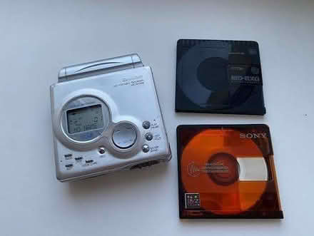 Photo of Minidisc players or equipment please - inc spares/repairs (Reddish SK5) #1
