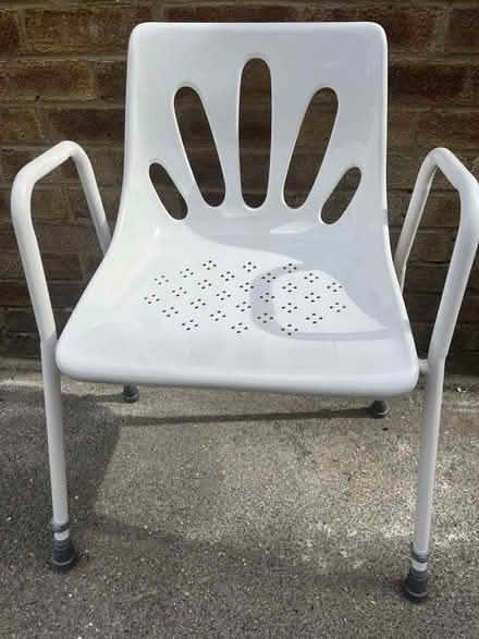 Photo of free Shower seat (Whitchurch-On-Thames RG8) #1