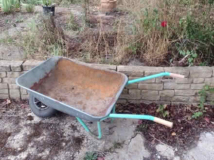 Photo of free Wheelbarrow, needs TLC (Horsell GU21) #1