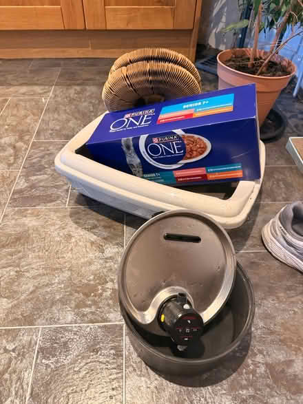 Photo of free Cat stuff (Brislington BS4) #1