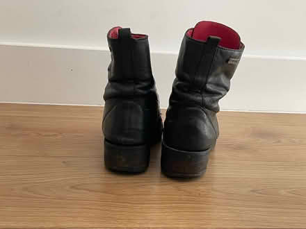 Photo of free Women’s ankle boots (size 3,5 UK) (Elephant and castle SE1) #2