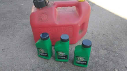 Photo of free mini gas can & oul (Montgomery) #1