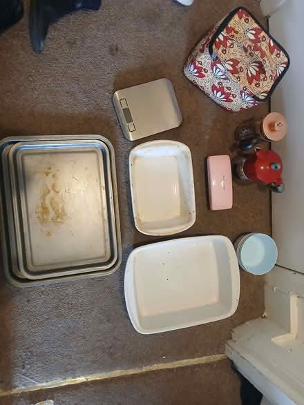 Photo of free MANY THINGS - SodaStream, french press, lamp, crutches, etc (Balham SW17) #4