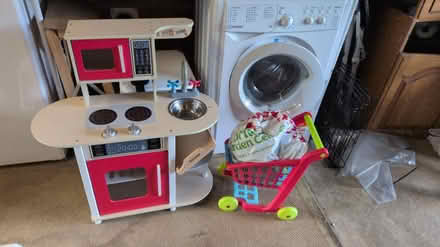 Photo of free Play kitchen, shopping trolley (Warlingham CR6) #1
